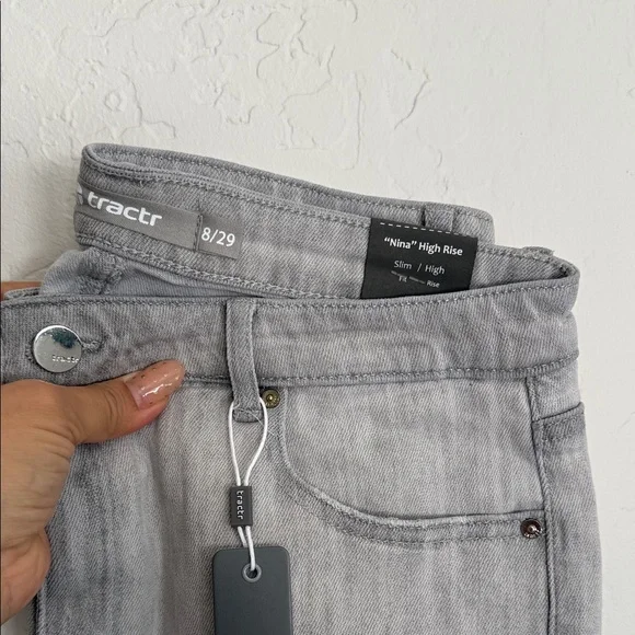 Tractr Women's Gray Cropped shorts - Picture 5 of 7